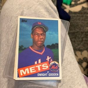Mets DWIGHT GOODEN card from1985 topps